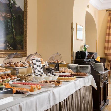 Grand Hotel Due Golfi 산트아구타수이두에골피 외부 사진