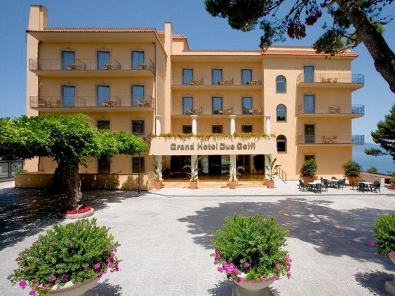 Grand Hotel Due Golfi 산트아구타수이두에골피 외부 사진