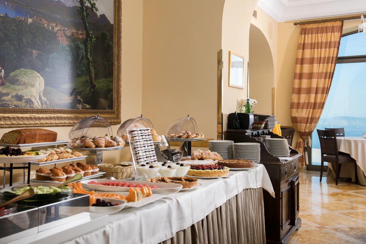 Grand Hotel Due Golfi 산트아구타수이두에골피 외부 사진