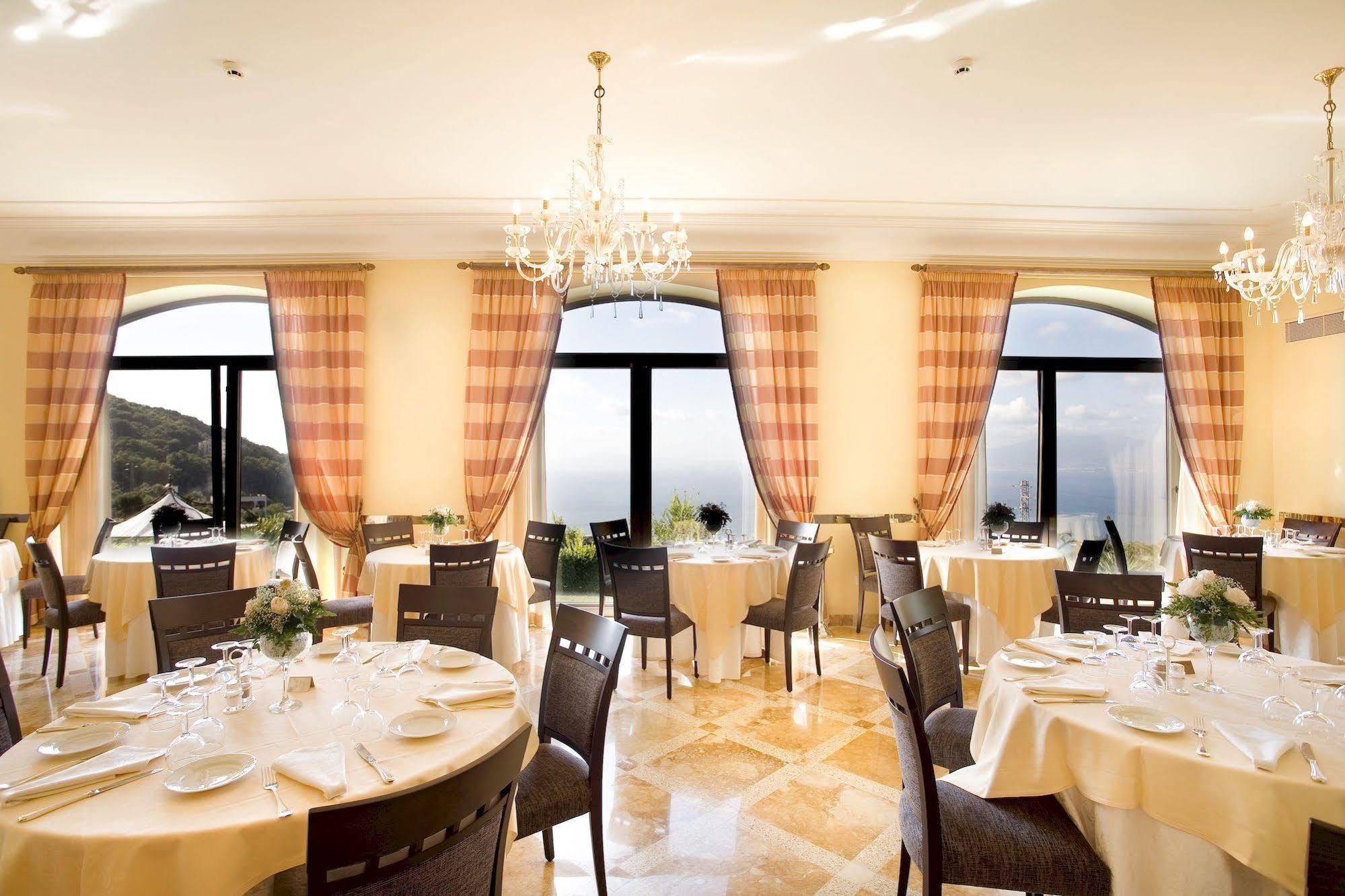 Grand Hotel Due Golfi 산트아구타수이두에골피 외부 사진