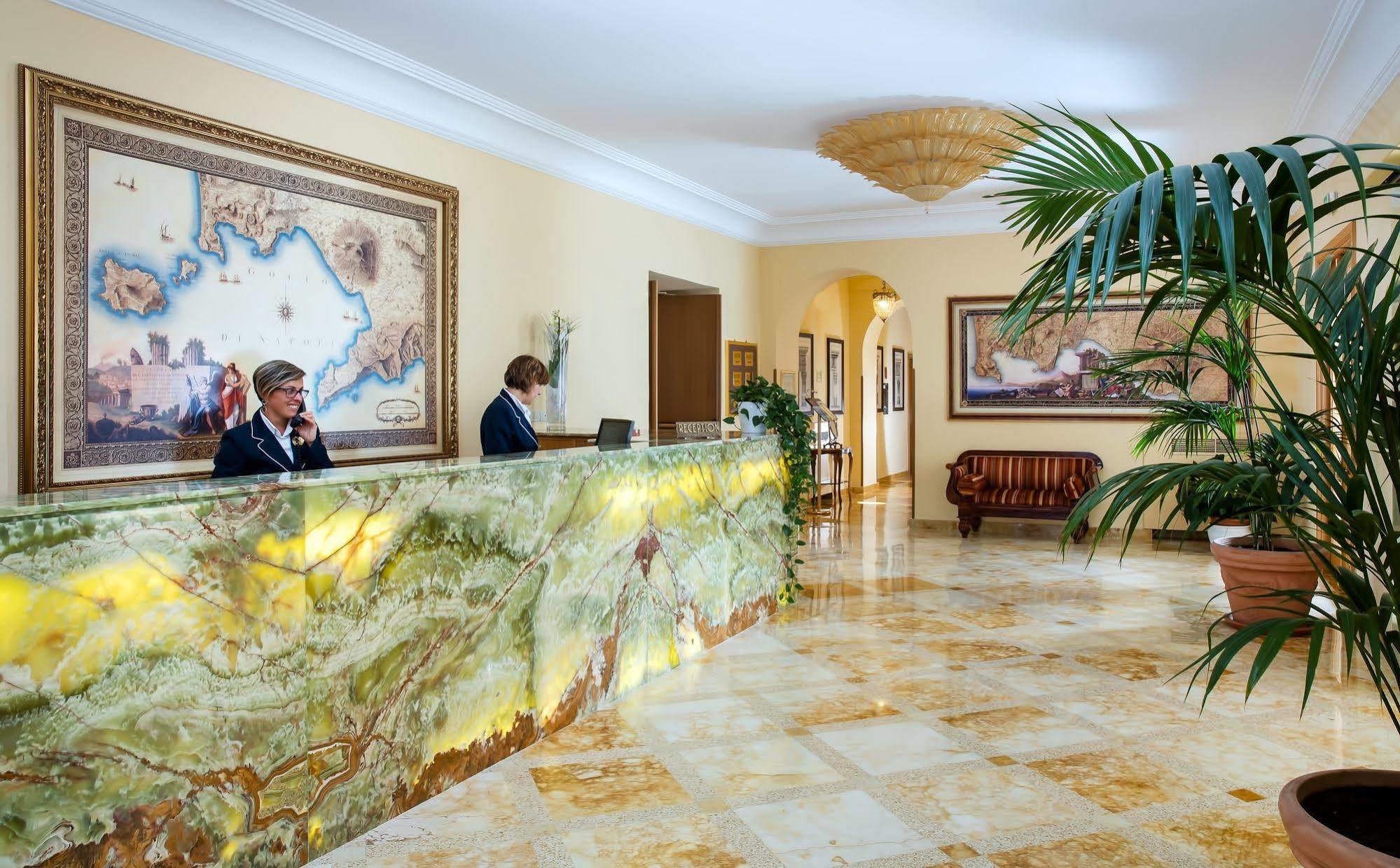 Grand Hotel Due Golfi 산트아구타수이두에골피 외부 사진