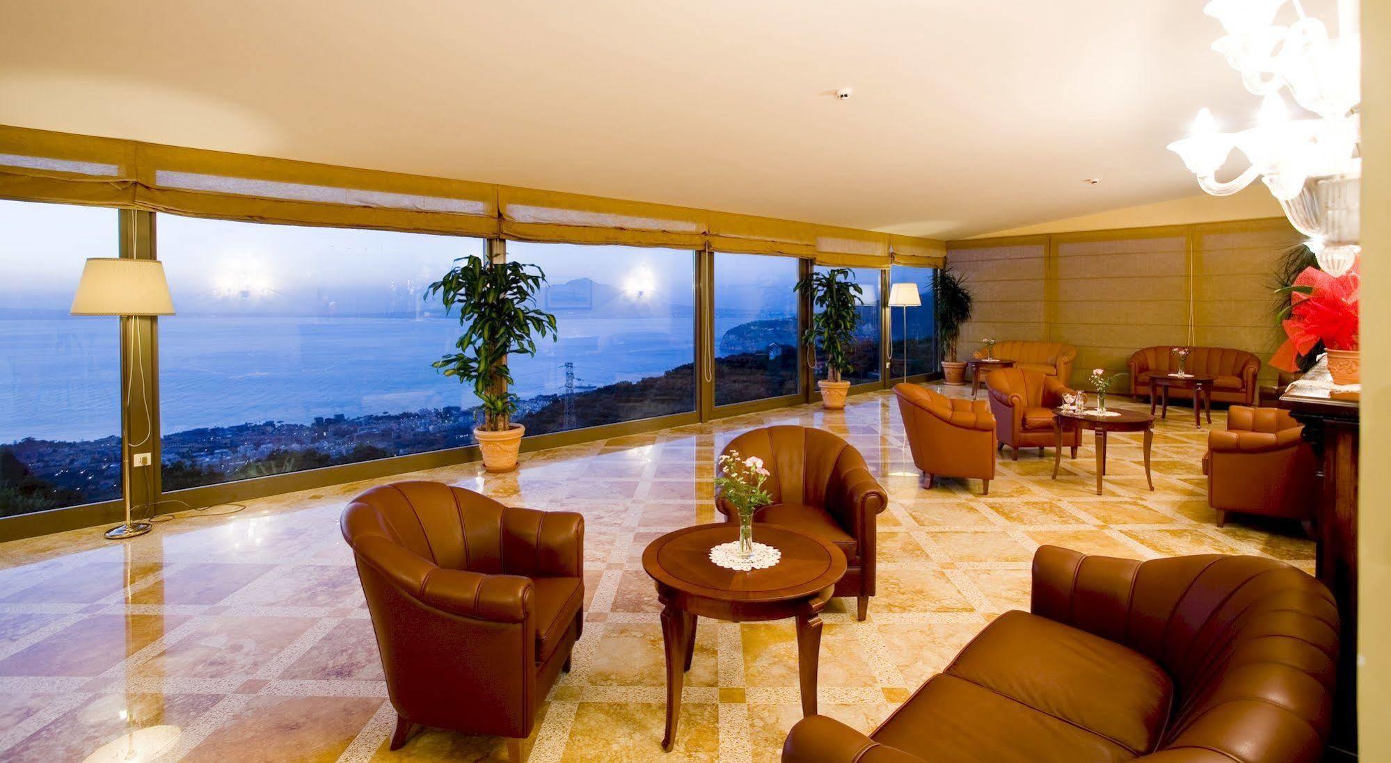 Grand Hotel Due Golfi 산트아구타수이두에골피 외부 사진